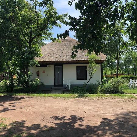 Patkos Motel Tiszafured Exterior photo